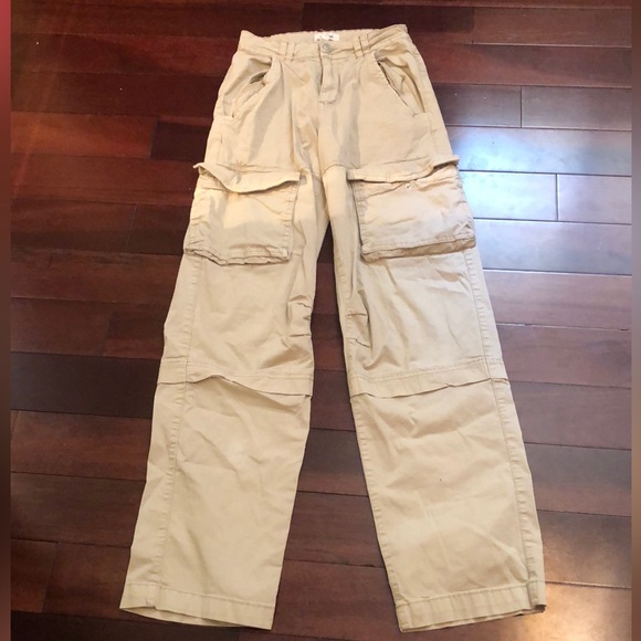 Cream colour cargo pant. Like new 00 from garage - Picture 3 of 4